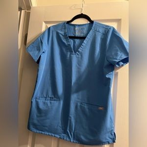 Casma 3 pocket Figs Scrub Top